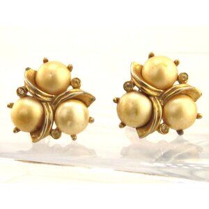 VTG Crown Trifari Faux Pearl Gold Tone Twist Rhinestone Classic Clip on Earrings